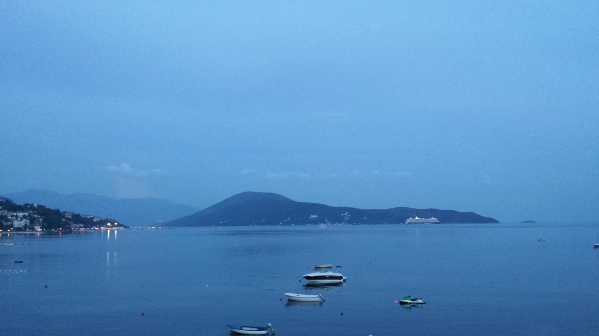 Apartments Grifone Lux Herceg Novi Kamer foto