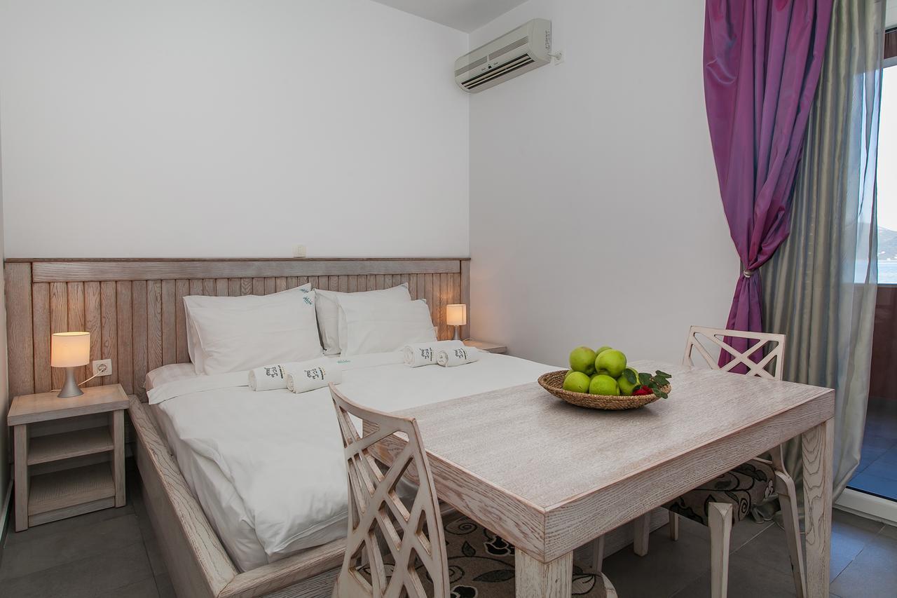 Apartments Grifone Lux Herceg Novi Buitenkant foto