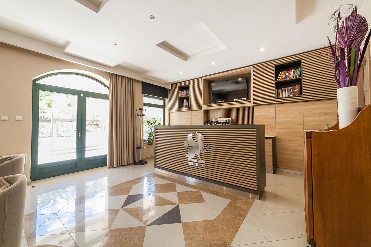 Apartments Grifone Lux Herceg Novi Buitenkant foto